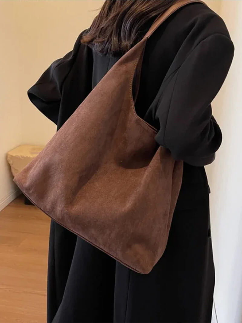 Olga | Minimalistische Schultertasche aus Wildleder