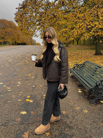 Kiara | Stilvolle Jacke mit Kunstleder- und Fleece-Details