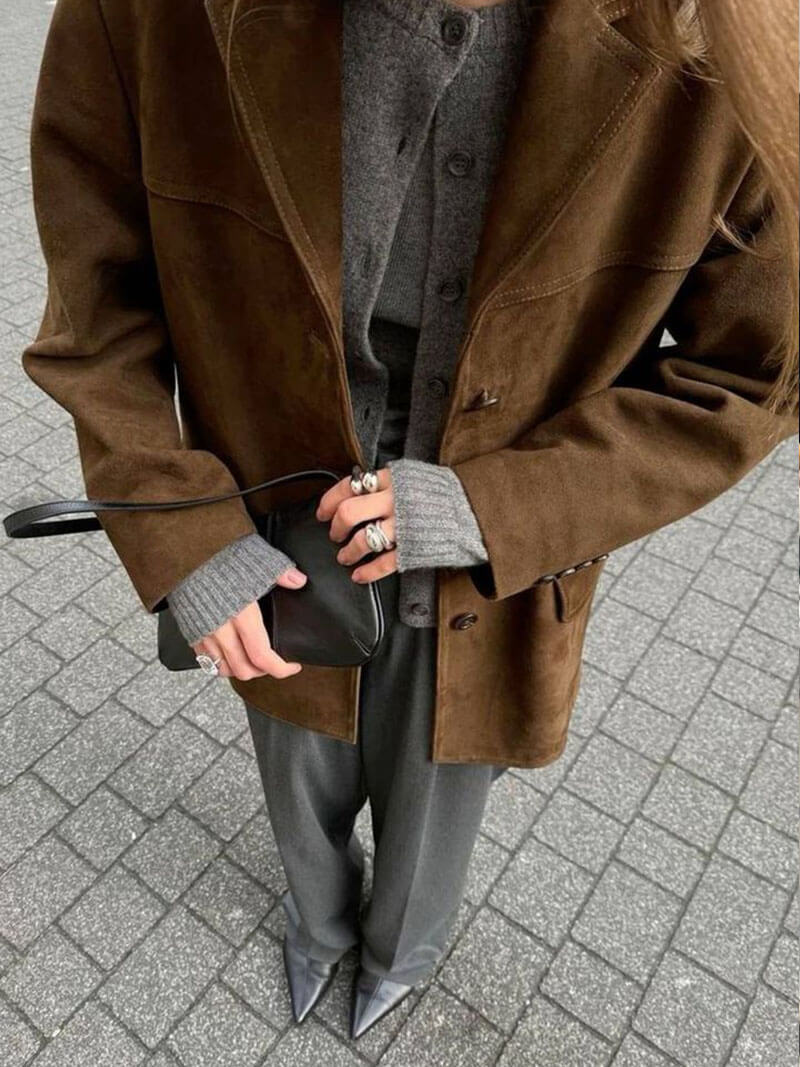 Merle | Klassischer Blazer aus Wildlederimitat in Braun