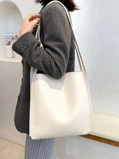 Stella | Minimalistische Schultertasche aus Kunstleder