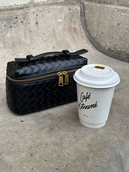 Olivia | Kompakte Umhängetasche aus geflochtenem Kunstleder