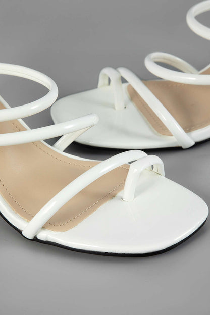 Elegante Sandaletten mit filigranen Riemen