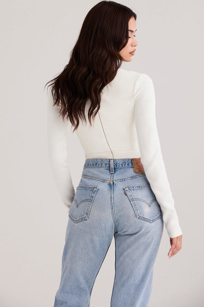 Margot | Chic Weiß Ausschnitt Langarm Crop Top für Trendy Frauen