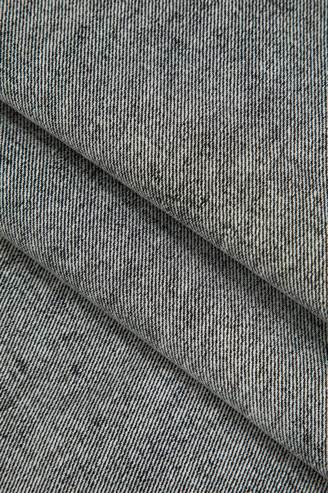 Lara | Hosen mit weitem Bein und asymmetrischen Details