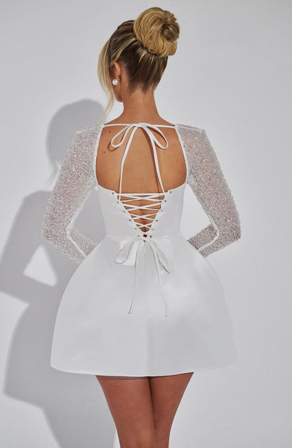 Nina | Satiniertes Minikleid mit Glitzernden Langärmeln