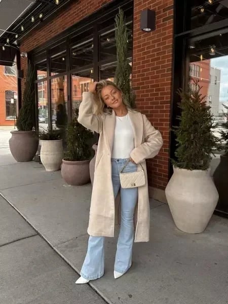 High-Waist Schlagjeans mit Retro-Flair und zeitlosem Schnitt