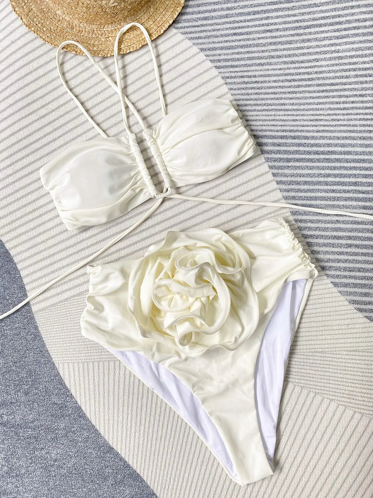ROBINE | Bikini Mit Neckholder Und Blumendetail
