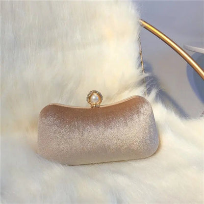 Elise | Samt-Clutch mit Perlenverschluss & Gold-Details – Elegante Abendtasche für Damen