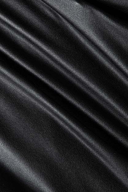 Lyra | Figurbetonter Kunstleder-Minirock mit asymmetrischer Drapierung und goldener Zierschnalle