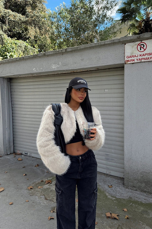 Sarah | Kurzer Pelzmantel