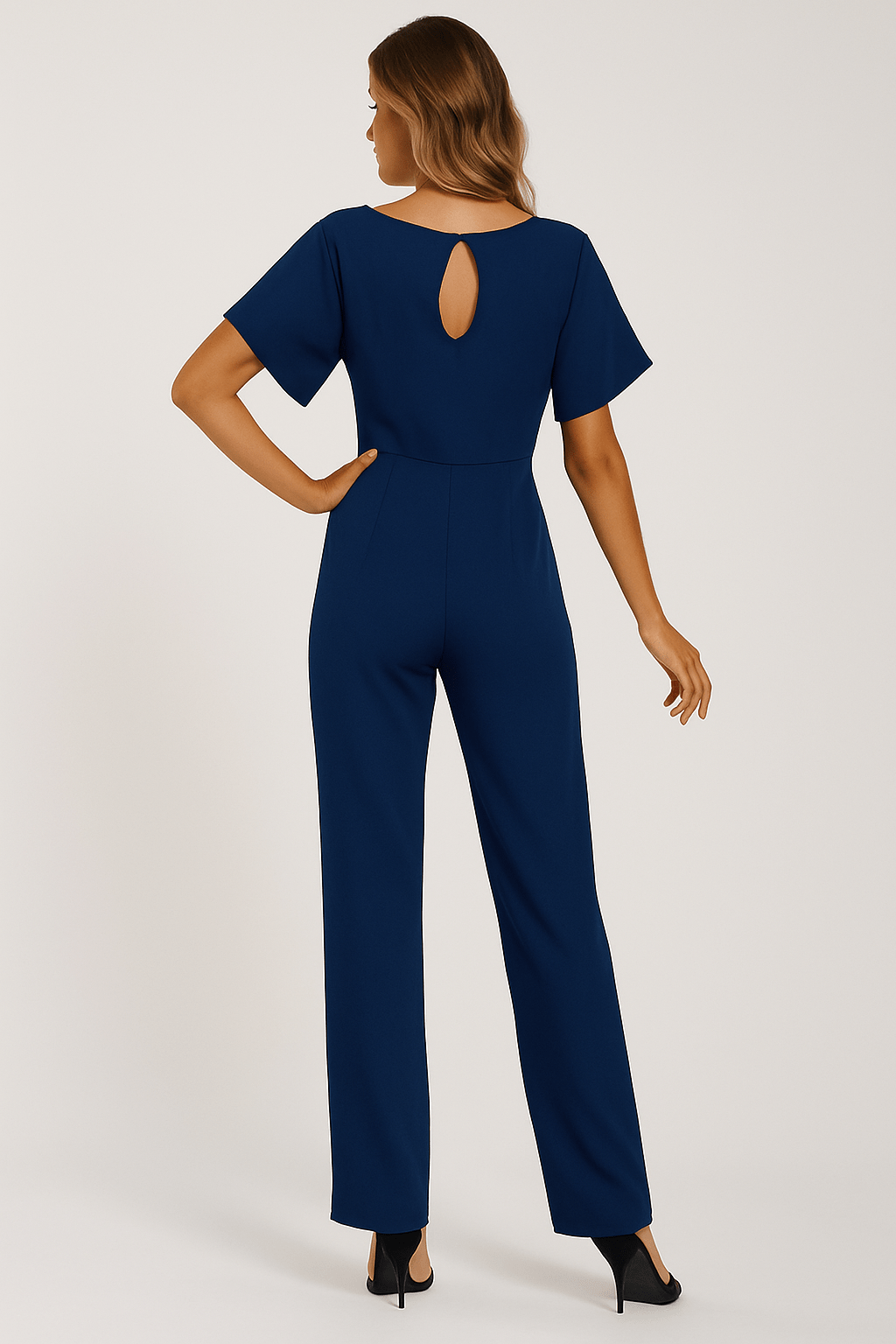 Eleganter Jumpsuit mit Taillengürtel – Figurbetont & Stilvoll