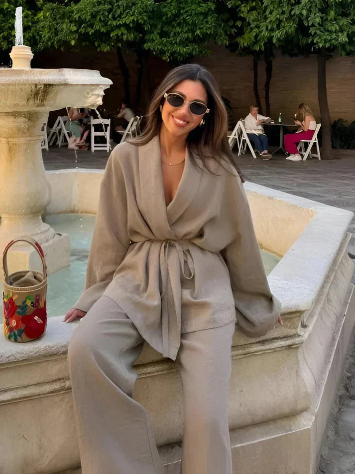 Elegantes Zweiteiler Set mit Bindegürtel und weiter Hose – Moderner Alltagsstil