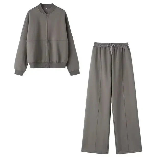 Gemütliches Zweiteiler Set mit Zip-Jacke und weiter Hose – Loungewear & Streetstyle