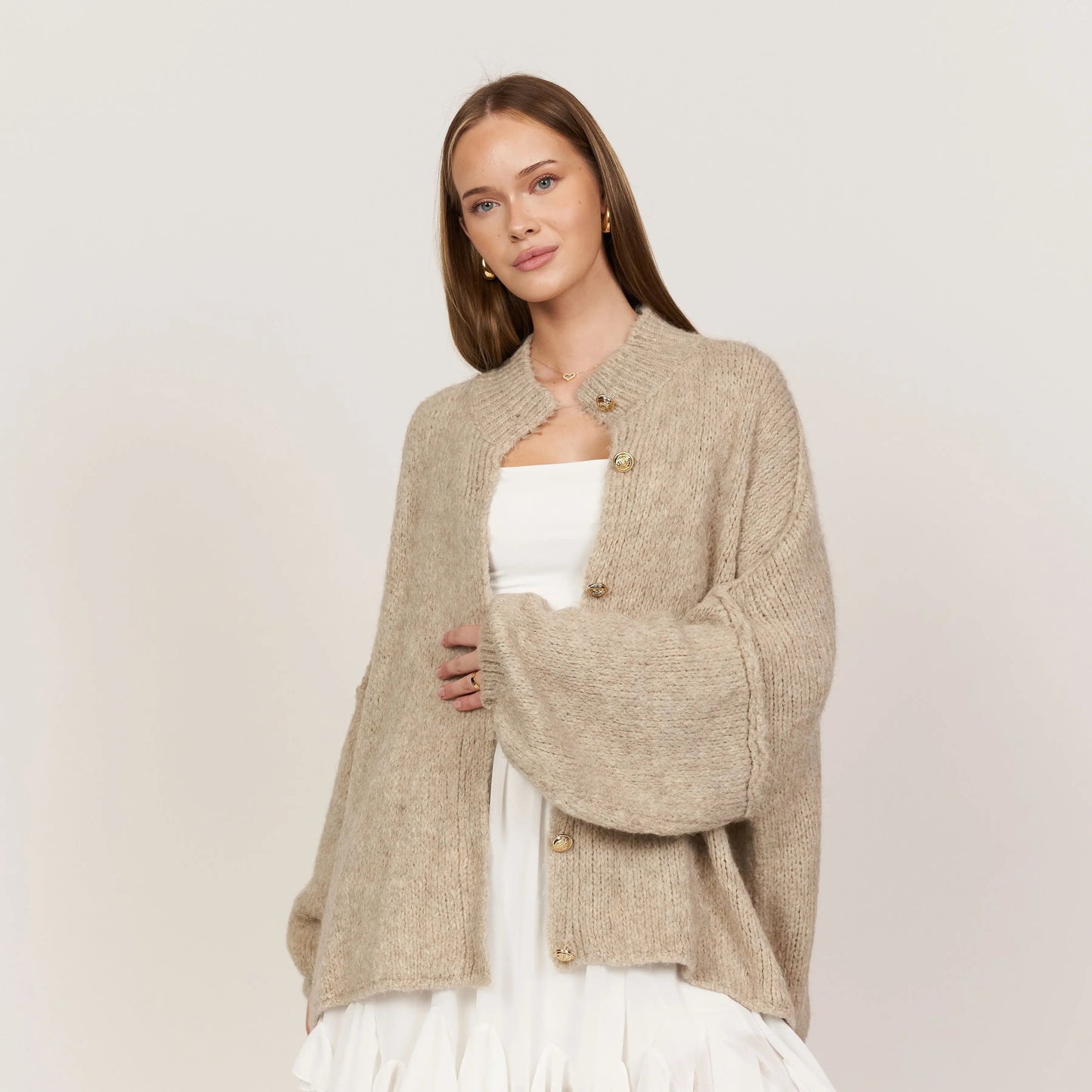 Bella | Übergroße Strick-Cardigan mit Goldknöpfen
