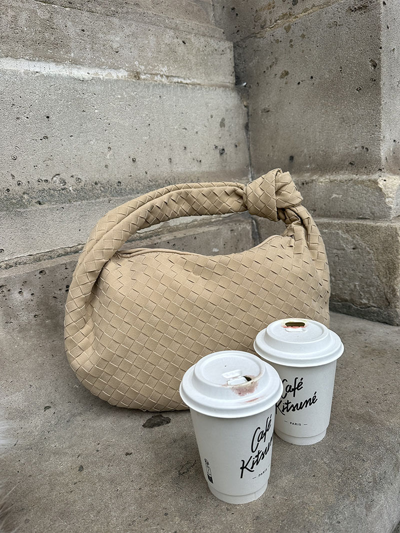 Elicia | Geflochtene Hobo-Tasche mit Knoten-Detail – Stilvoll und einzigartig